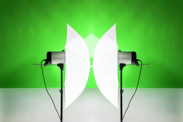 Fotografering Studio Blixt Strobe För Ljus Och Bild Tar Grön — Stockfoto