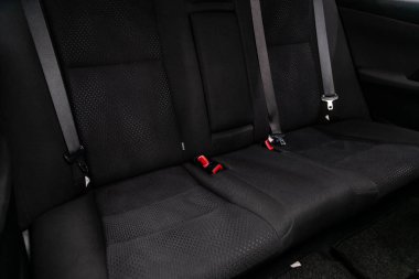 Novosibirsk, Rusya Haziran 22, 2019: Toyota Camry, koltuk kemerli siyah arka koltuklar yakın çekim. modern araba iç