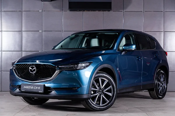 Νοβοσιμπίρσκ Ρωσία Ιουνίου 2019 Μπλε Mazda Μπροστινή Όψη Φωτογραφία Ενός — Φωτογραφία Αρχείου