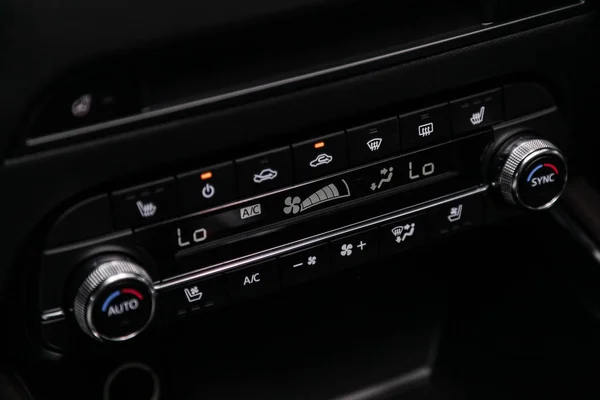 Novosibirsk Rusia Junio 2019 Mazda Detalle Negro Con Botón Aire —  Fotos de Stock