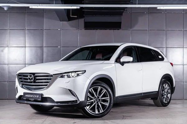 Novosibirsk Ryssland Juni 2019 Vit Mazda Framifrån Fotografi Modern Crossover — Stockfoto