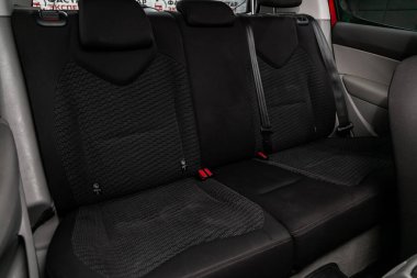 Novosibirsk, Rusya Haziran 28, 2019: Peugeot 308, koltuk kemerli siyah arka koltuklar yakın çekim. modern araba iç