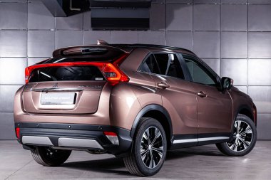 Novosibirsk, Rusya 30 Haziran 2019: Mitsubishi Eclipse Cross, geri görünüm. Novosibirsk bir otopark üzerinde Japonya'da yapılan modern bir crossover Fotoğraf