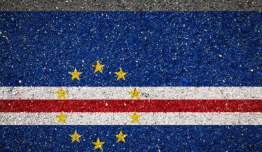 Taş zeminüzerine Cape Verde ulusal bayrağı. Ulusal gurur kavramı ve ülkenin sembolü.