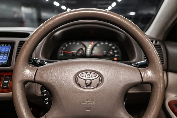 Novosibirsk Oroszország Július 2019 Toyota Camry Közelről Műszerfal Sebességmérő Fordulatszámmérő — Stock Fotó
