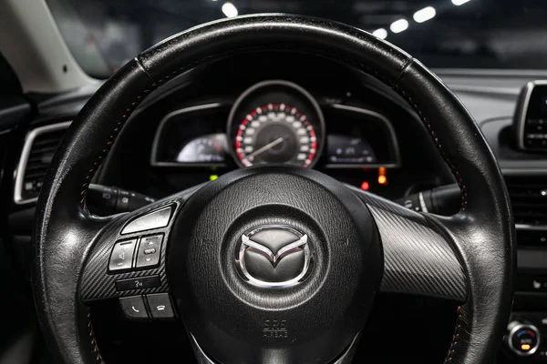 Novosibirsk Ryssland Juli 2019 Mazda Närbild Instrumentbrädan Hastighetsmätare Varvräknare Och — Stockfoto