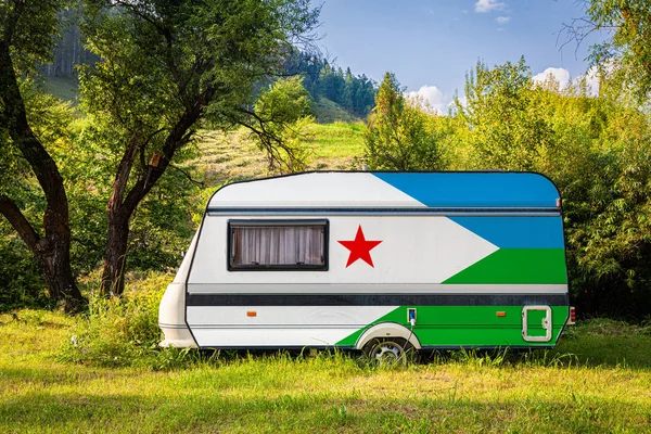 Reboque Carro Motor Home Pintado Bandeira Nacional Djibouti Está Estacionado — Fotografia de Stock