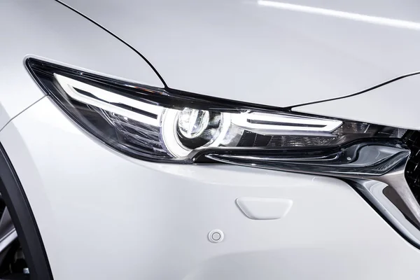 Nowosybirsk Rosja Czerwca 2019 Mazda Zbliżenie Reflektory Zderzak Koło Fotografia — Zdjęcie stockowe