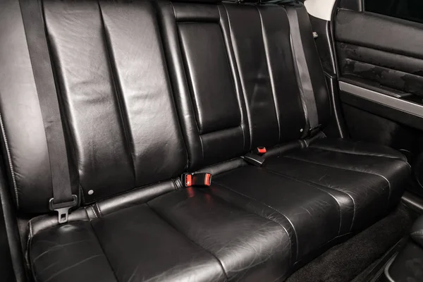 ノボシビルスク ロシア 2019年7月12日 マツダCx シートベルト付き黒の後部座席のクローズアップ モダンな車のインテリア — ストック写真