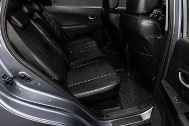 Novosibirsk, Rusya Temmuz 17, 2019: Ssangyong Actyon, koltuk kemerli siyah arka koltuklar yakın çekim. modern araba iç