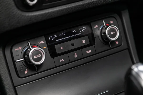 Novosibirsk Rusia Julio 2019 Volkswagen Touareg Black Detail Air Conditioning —  Fotos de Stock