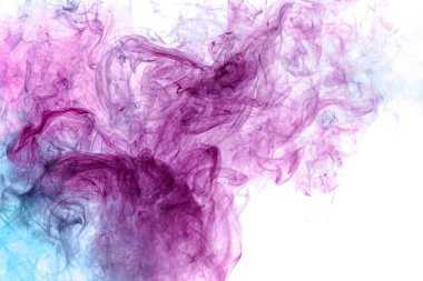 Beyaz izole arka plan duman pembe ve mavi bulutu. VAP duman arka plan
