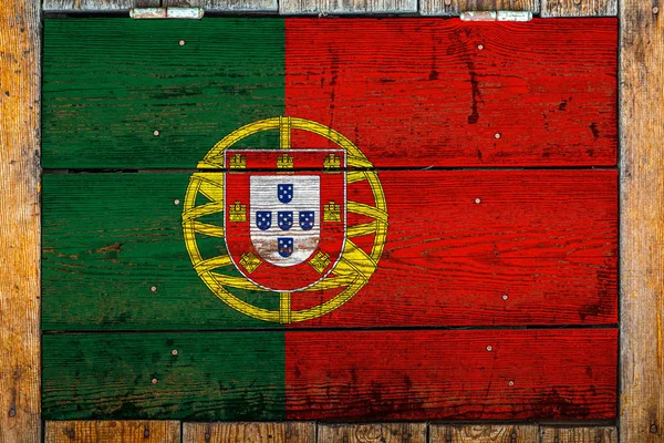 배경에 포르투갈의 국가의 자부심과 국가의 상징의 손톱나무 울타리에 그려진 — 스톡 사진