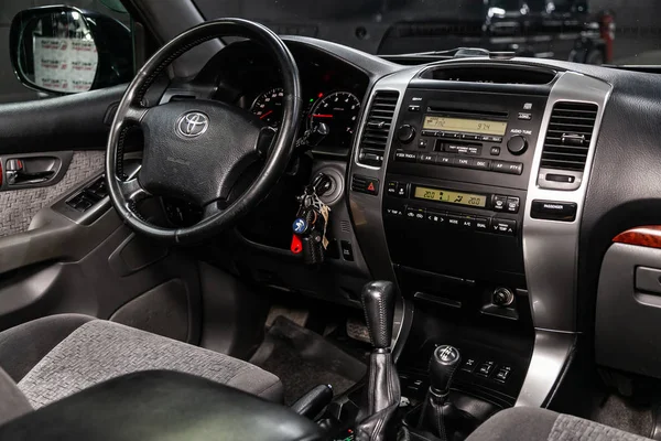 Novosibirsk Oroszország Július 2019 Toyota Land Cruiser Prado 120 Közelről — Stock Fotó