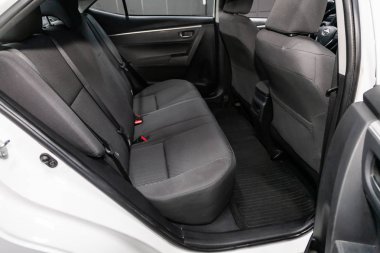 Novosibirsk, Rusya Temmuz 31, 2019:Toyota Corolla, gri iç tasarım, koltuk kemer ve sürücü koltukları ile araba yolcu.  