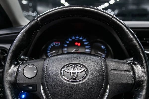 Novosibirsk Oroszország Július 2019 Toyota Corolla Közelről Műszerfal Sebességmérő Fordulatszámmérő — Stock Fotó