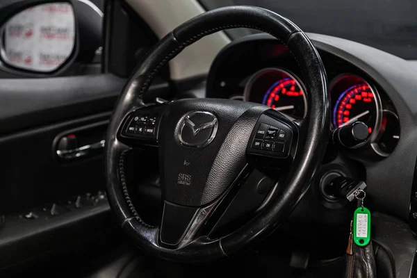 Novosibirsk Rússia Agosto 2019 Mazda Close Painel Velocímetro Tacômetro Volante — Fotografia de Stock