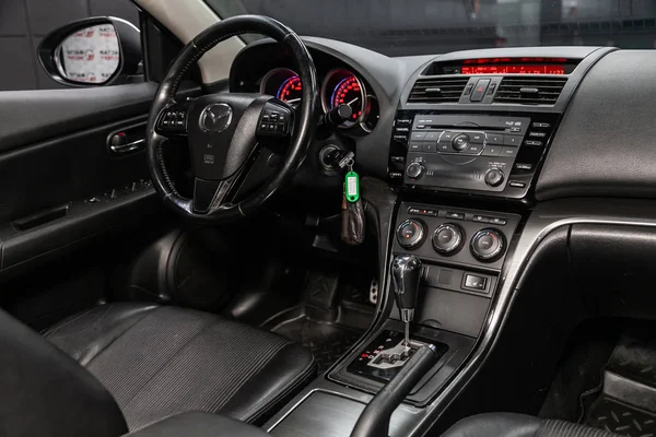 Novossibirsk Russie Août 2019 Mazda Voiture Luxe Noire Intérieur Volant — Photo
