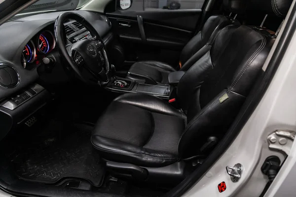 Novosibirsk Rússia Agosto 2019 Mazda Carro Luxo Preto Interior Volante — Fotografia de Stock