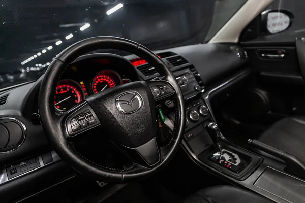 Novosibirsk Rússia Agosto 2019 Mazda Close Painel Velocímetro Tacômetro Volante — Fotografia de Stock