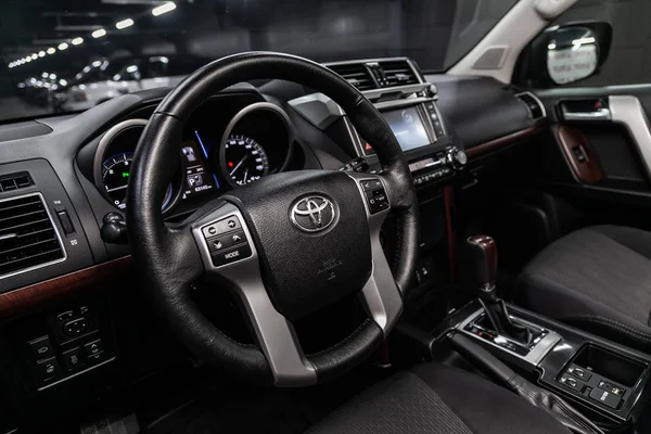 Nowosybirsk Rosja Sierpnia 2019 Toyota Land Cruiser Prado Zbliżenie Deski — Zdjęcie stockowe