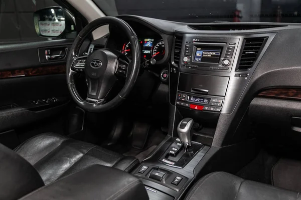 Novosibirsk Rússia Agosto 2019 Subaru Outback Black Luxury Car Interior — Fotografia de Stock