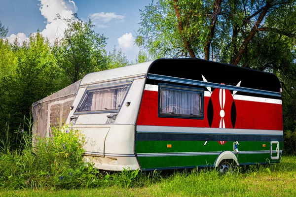 Car Trailer Motor Home Painted National Flag Kenya Stands Parked — Stock Photo, Image