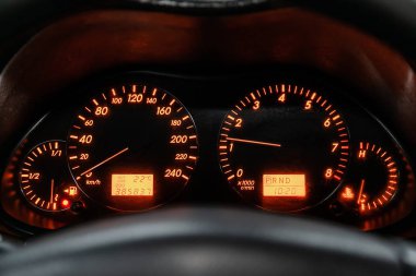Odometer, hız göstergesi, takometre, yakıt leve ile Gösterge otomobil paneli kapatın