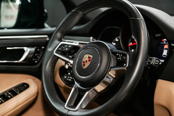 Novosibirsk Russland September 2019 Porsche Macan Schwarzer Luxus Innenraum Armaturenbrett — Stockfoto