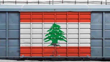 Lebanon.The ihracat-ithalat, ulaşım, mal ve demiryolu taşımacılığı ulusal teslimat kavramı ile büyük bir metal kilit ile bir konteyner tren yük vagonu ön görünümü