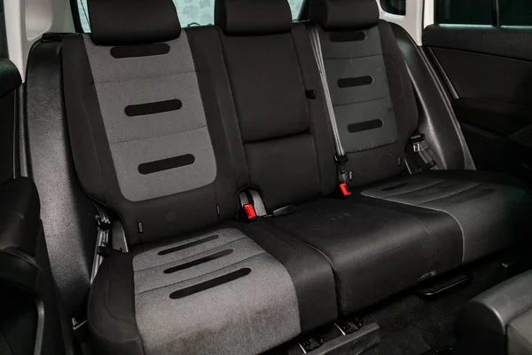 2019年9月7日 俄罗斯Novosibirsk Volkswagen Tiguan 皮革室内设计 轿车乘客和司机座椅 安全带 — 图库照片
