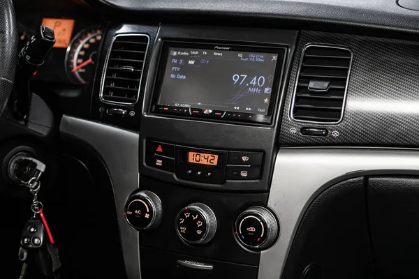러시아 노보시비르스크 2019 Actyon Ssangyong Car Internal Steering Wheel Shift — 스톡 사진