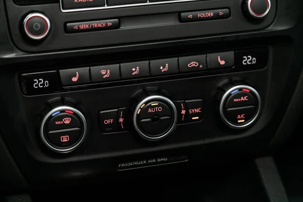 2019年9月11日 俄罗斯Novosibirsk Volkswagen Jetta Car Vehicle Interior Visible Climate Controls — 图库照片