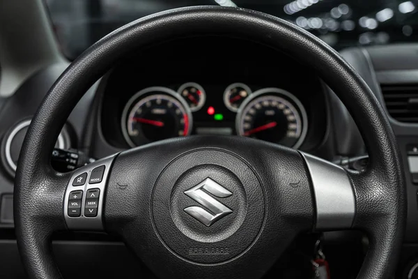Novosibirsk Ryssland September 2019 Suzuki Svart Lyxbil Interiör Instrumentbräda Spelare — Stockfoto