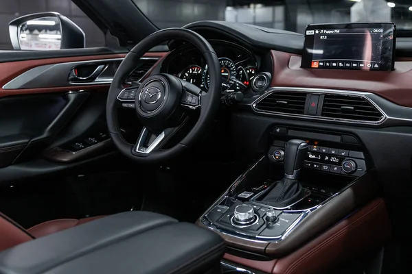 Novosibirsk Rusland Oktober 2019 Mazda Zwarte Luxe Auto Interieur Stuurwiel — Stockfoto