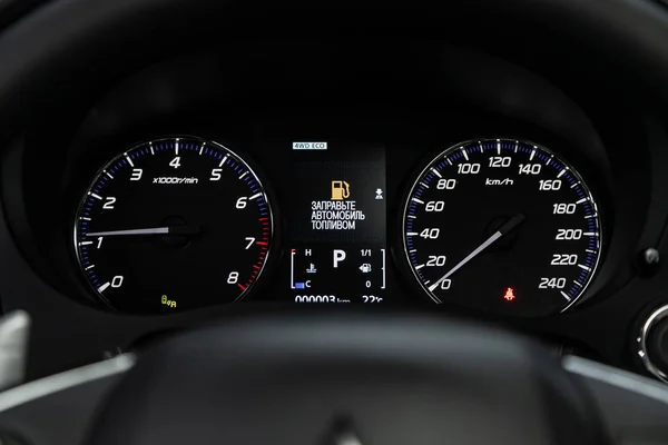 2019年10月4日 俄罗斯Novosibirsk Mitsubishi Outlander Close Instrument Car Panel Odometer Speed — 图库照片