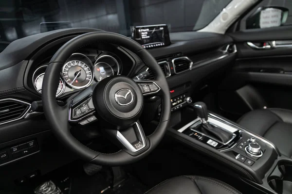 Novosibirsk Rusia Octubre 2019 Mazda Coche Lujo Negro Interior Tablero —  Fotos de Stock