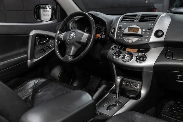 Novosibirsk Rusia Octubre 2019 Toyota Rav Black Luxury Car Interior —  Fotos de Stock