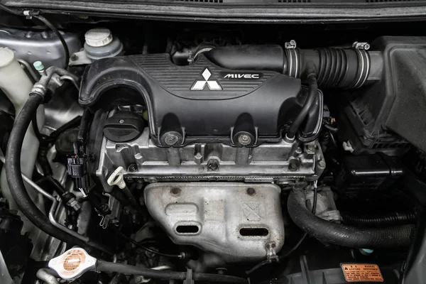 Novosibirsk Rusya Eylül 2019 Mitsubishi Colt Araba Motorunun Görüntüsünü Kapatın — Stok fotoğraf