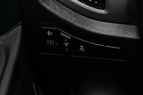 2019年9月9日 Kia Sportage Close Headlight Switch Control Buttons Automatic Adjust — 图库照片