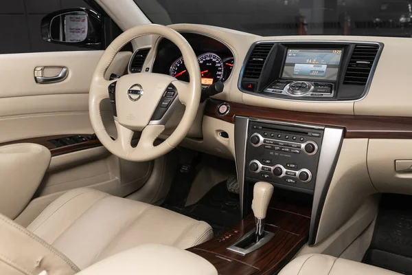 Novosibirsk Rusland April 2020 Nissan Teana Stuurwiel Schuifhendel Dashboard Klimaatregeling — Stockfoto