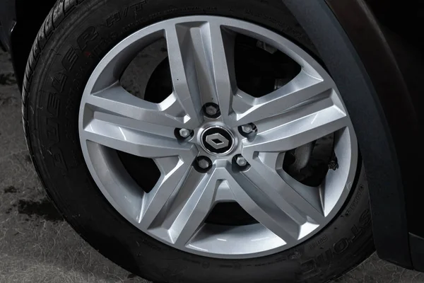 Novosibirsk Russia 2020 Renault Arkana Close Car Wheel Aluminum Alloy — 스톡 사진