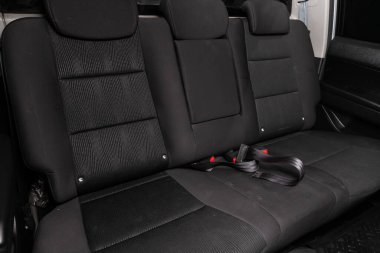 Novosibirsk / Rusya 11 Nisan 2020: SsangYong Action Sport, modern spor arabanın arka yolcu koltukları, ön manzara 