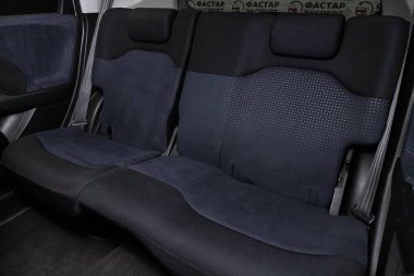 Novosibirsk / Rusya 22 Nisan 2020: Honda Fit, modern spor arabanın arka koltukları, ön manzara 