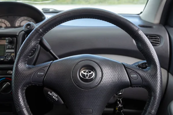 Novosibirsk Rusia Junio 2020 Toyota Funcargo Interior Automático Volante Con —  Fotos de Stock