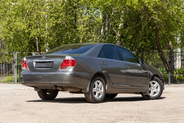 Novosibirsk Rússia Maio 2020 Toyota Camry Cinza Carro Sedan Caro — Fotografia de Stock