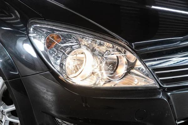 Новосибірськ Росія Червня 2020 Opel Astra Glowing Headlight Modern Car — стокове фото