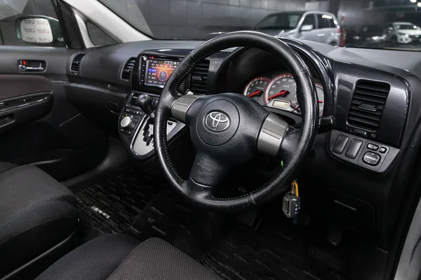 Nowosibirsk Russland Juni 2020 Toyota Wish Prestige Innenraum Mit Armaturenbrett — Stockfoto