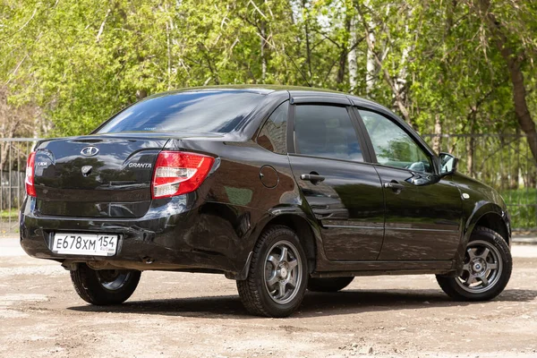 Nowosibirsk Russland Mai 2020 Schwarzer Lada Granta Beliebte Limousine Einem — Stockfoto