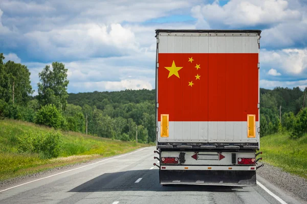 Camión Con Bandera Nacional China Representada Puerta Trasera Lleva Mercancías — Foto de Stock